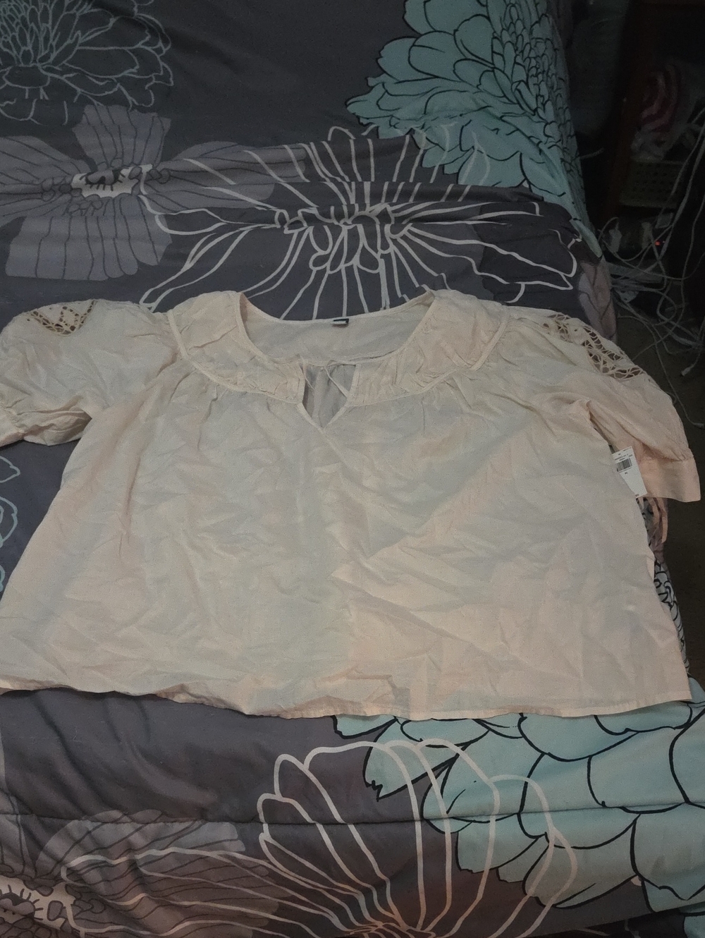 Old Navy Soft Cream Lace-Trim Peasant Top